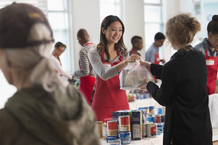 Article - 10 (Easy) Ways to Give Back This Giving Tuesday